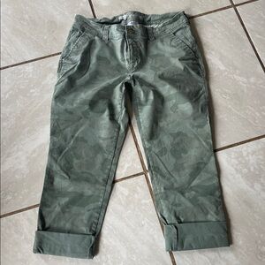 🌟 Trendy Camo Capris | Old Navy Boyfriend Fit 8